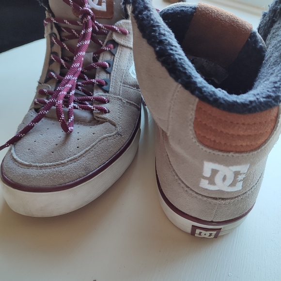 DC Trainers Size UK 10 - Picture 3 of 9